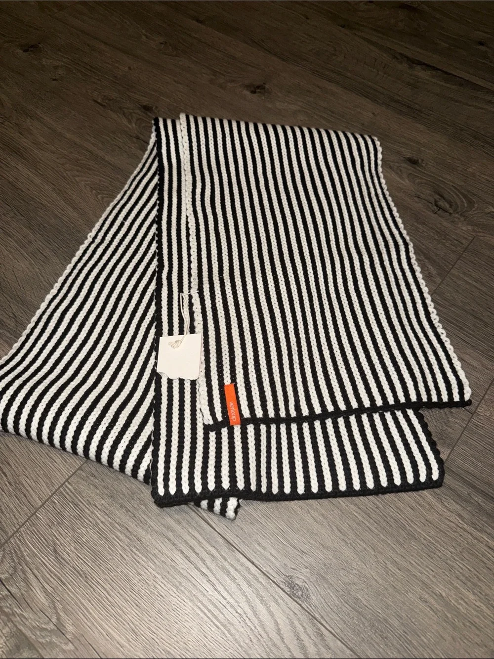 Verloop Black & White Striped Knit Scarf nwt
